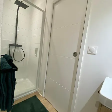 Au Chant Des Oiseaux - Gare Руан