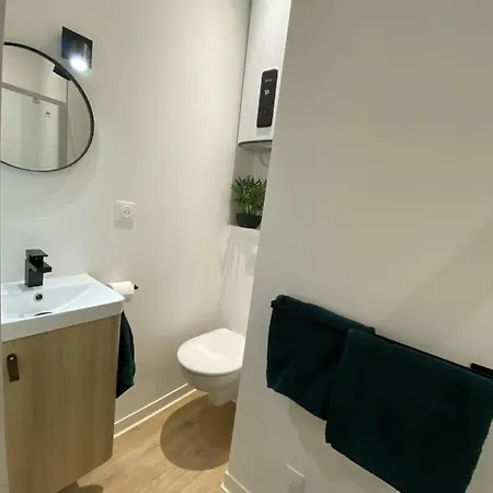 Au Chant Des Oiseaux - Gare Apartmán