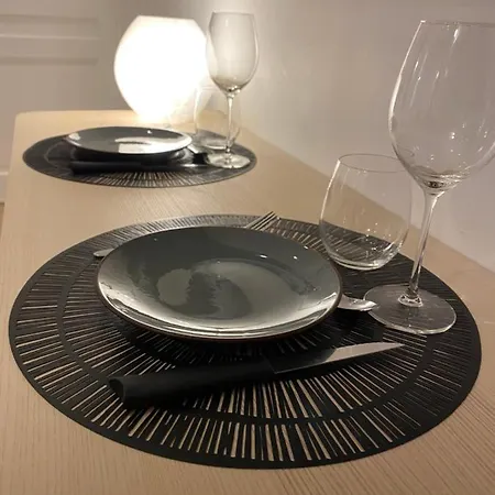 Au Chant Des Oiseaux - Gare