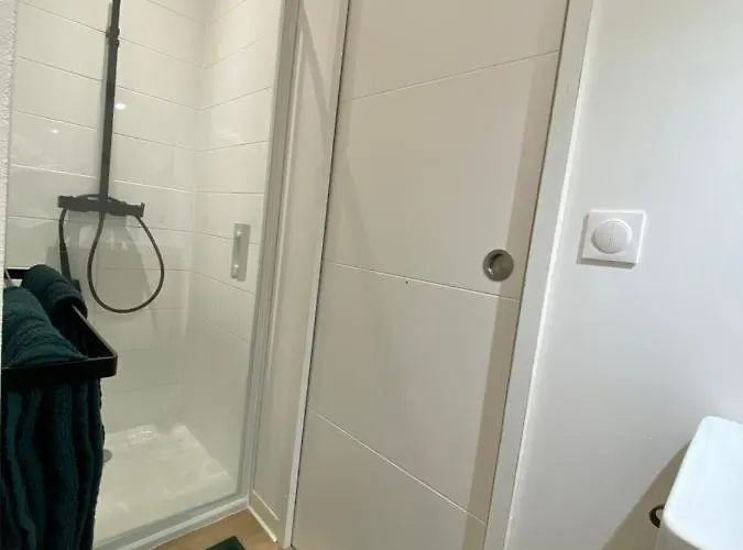 Au Chant Des Oiseaux - Gare Руан