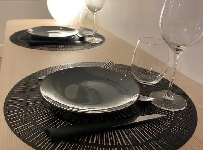 Au Chant Des Oiseaux - Gare